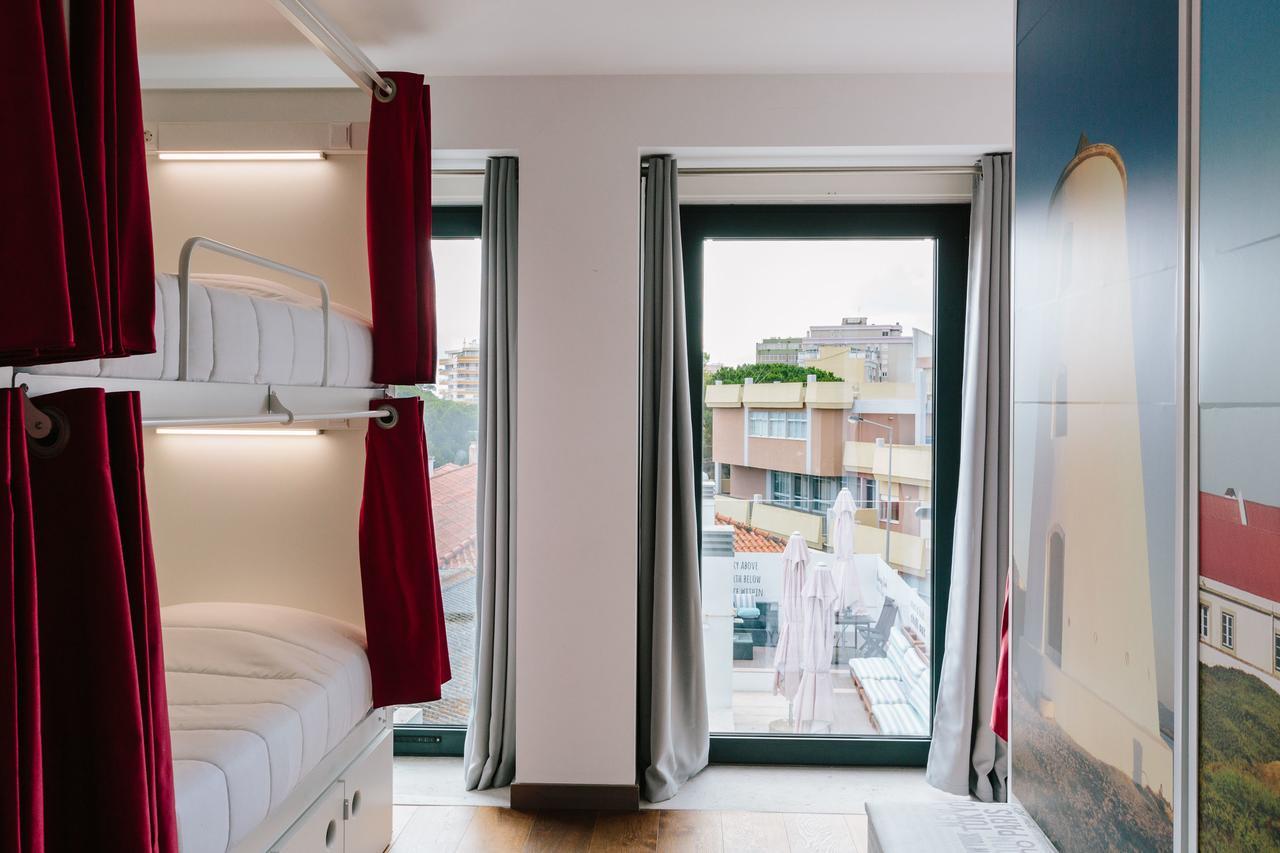 Lisbon South Hostel Almada Bagian luar foto
