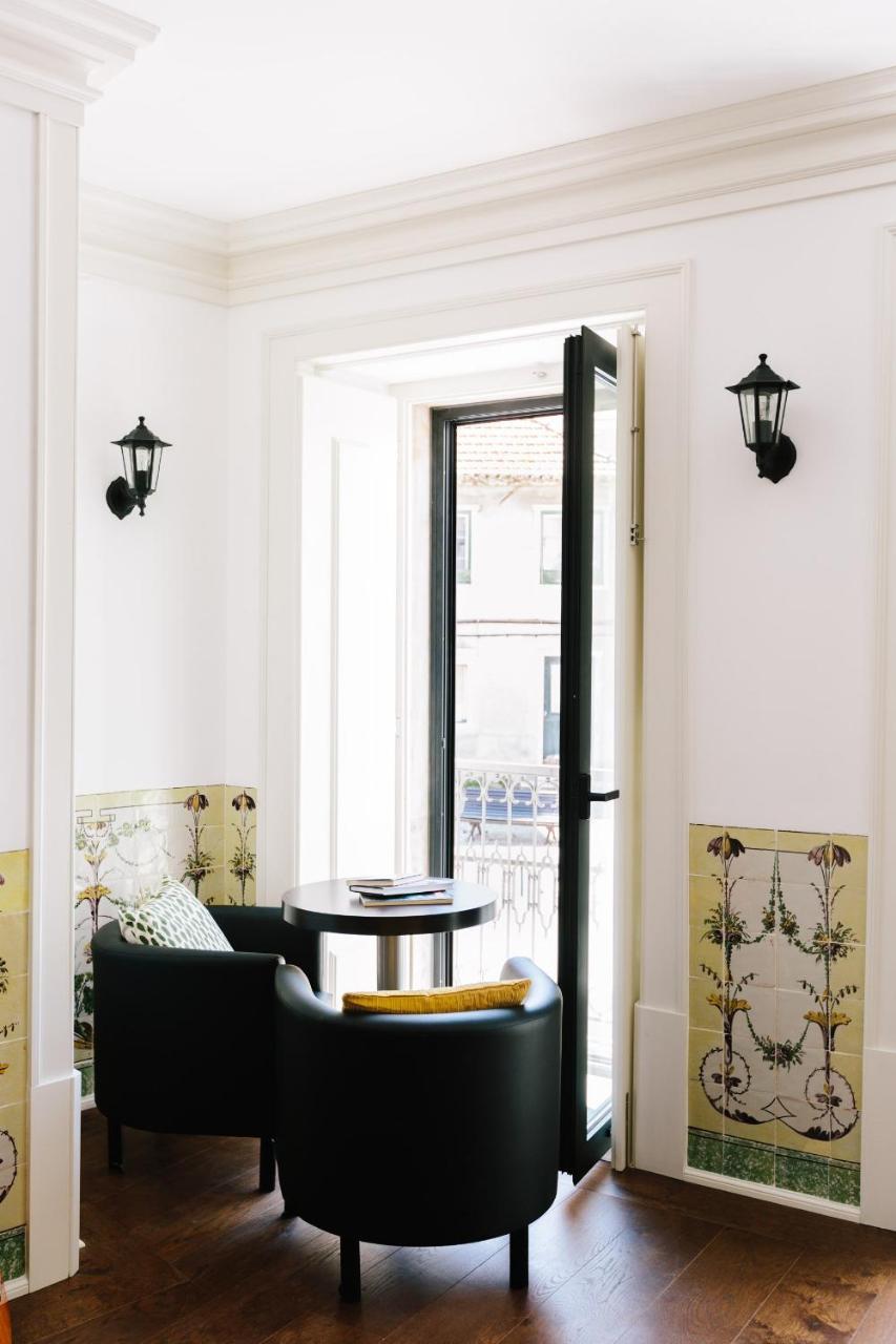 Lisbon South Hostel Almada Bagian luar foto