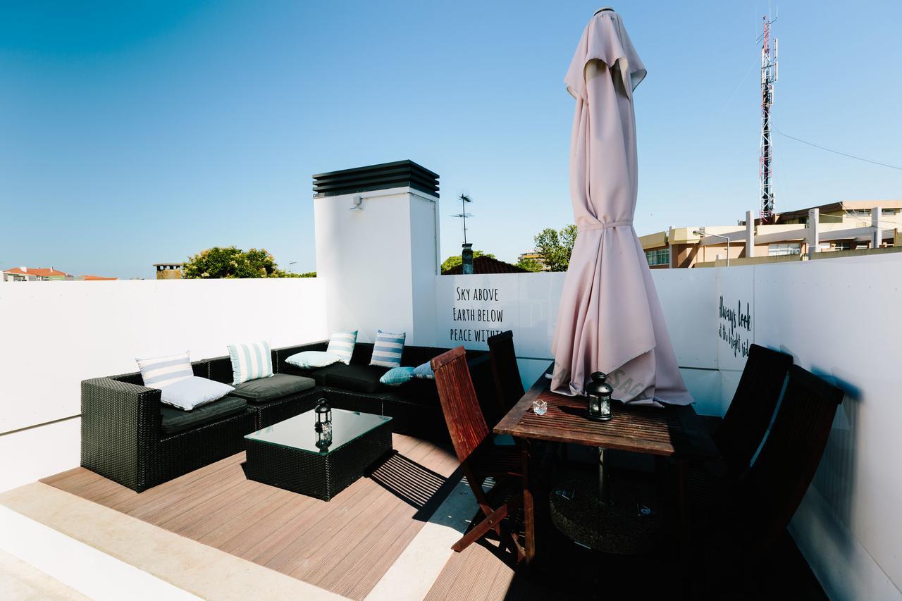 Lisbon South Hostel Almada Bagian luar foto