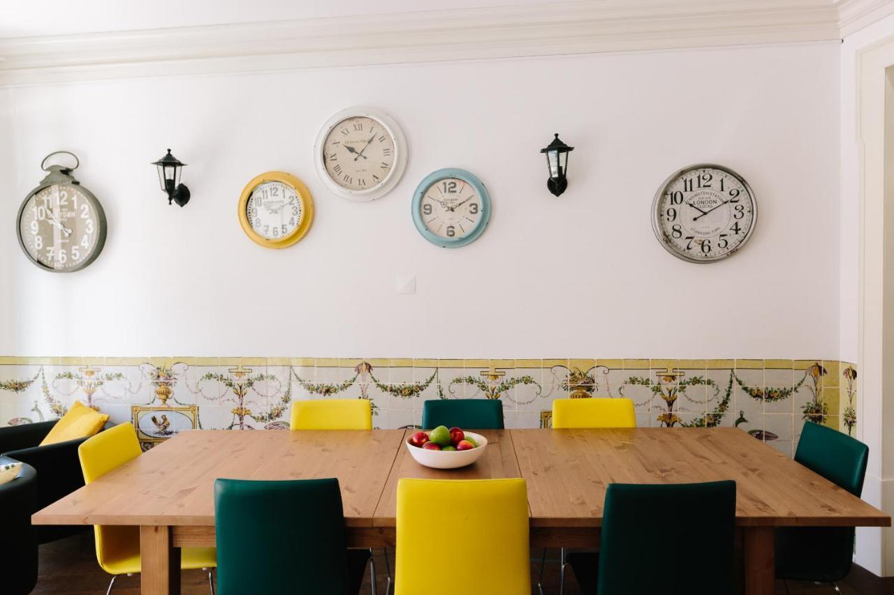 Lisbon South Hostel Almada Bagian luar foto