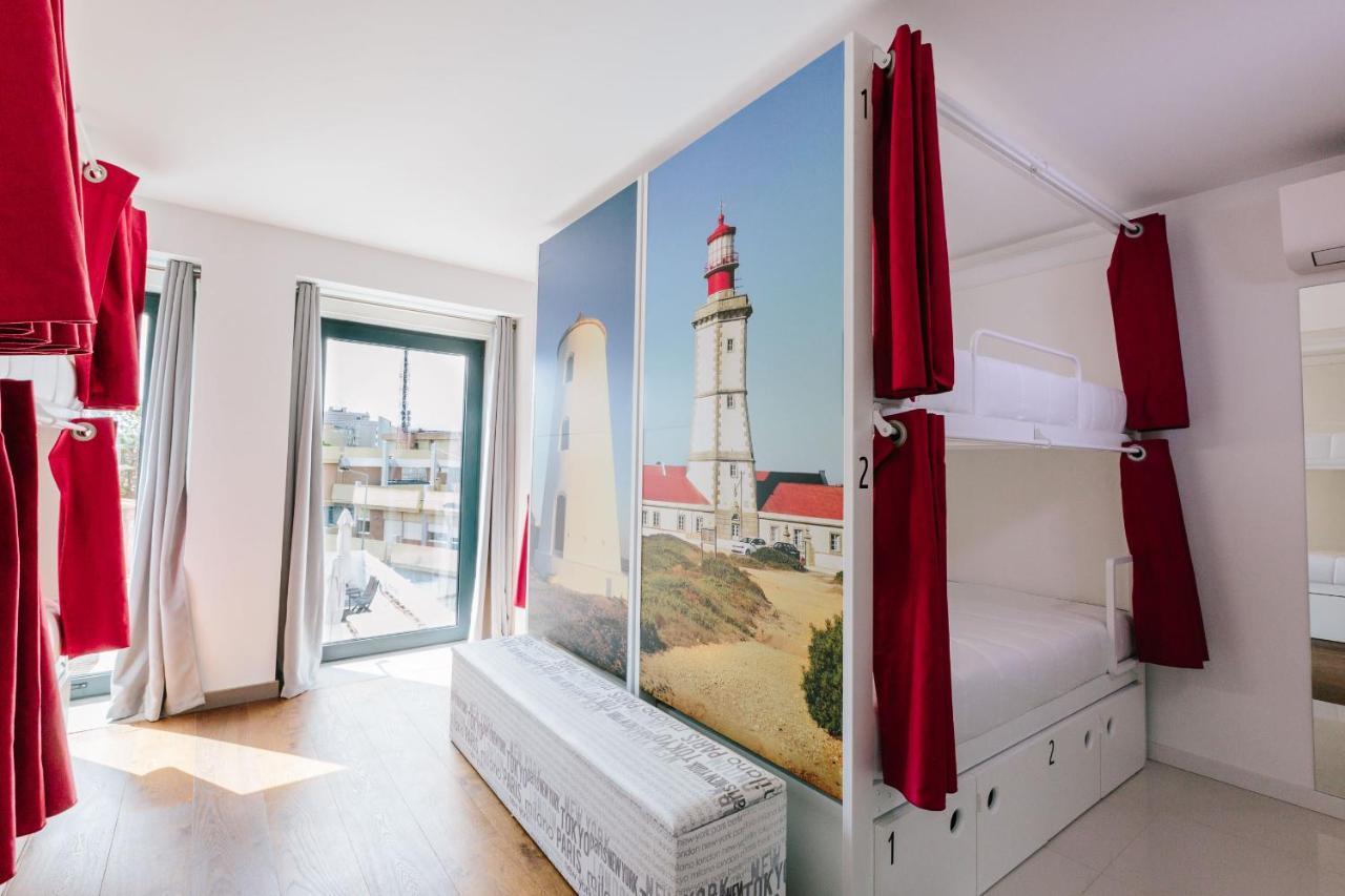 Lisbon South Hostel Almada Bagian luar foto